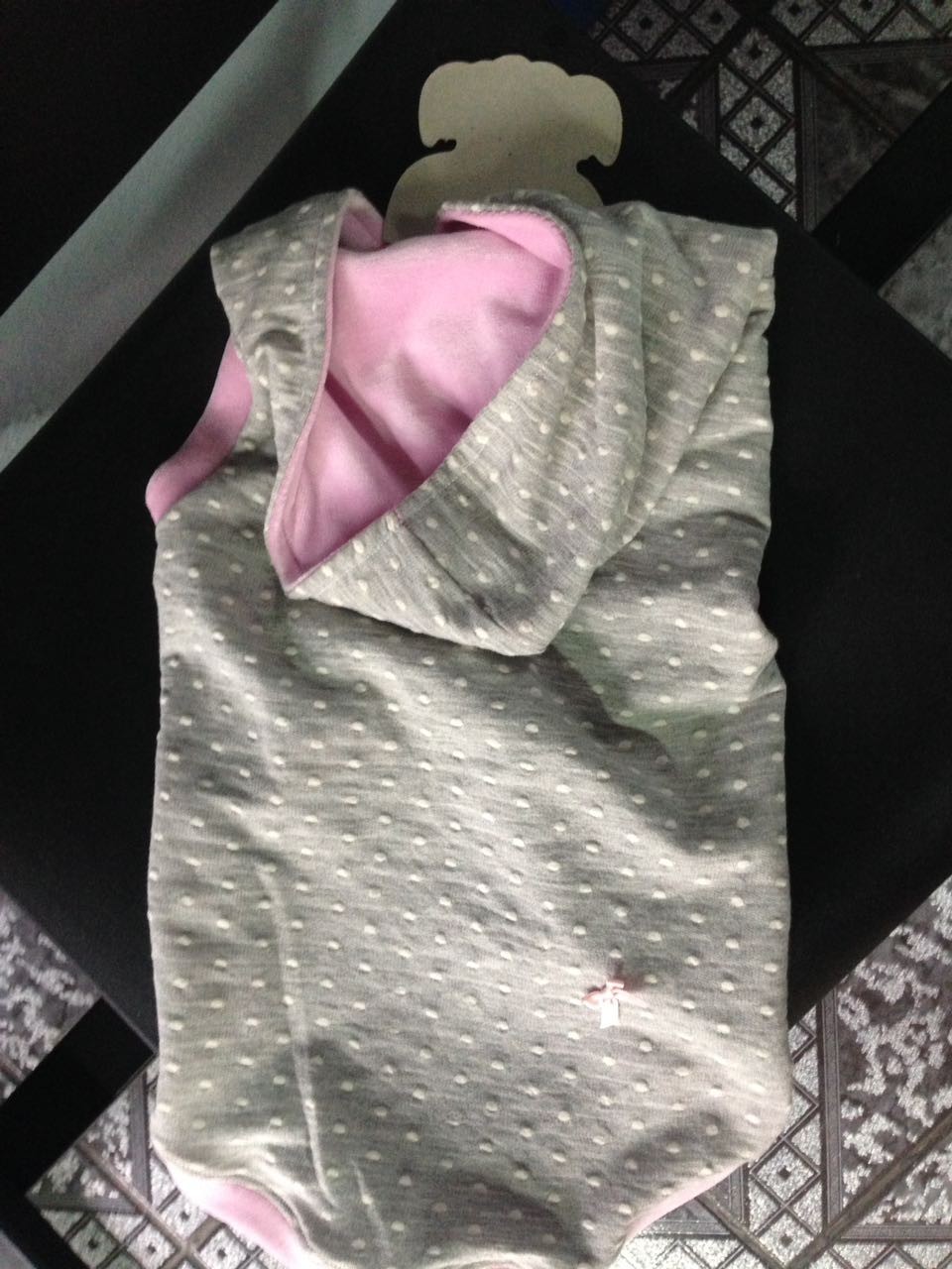 Vestido Gris con Rosado