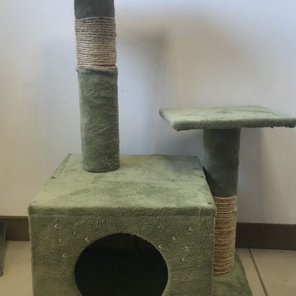 Rascador verde doble