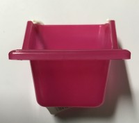 Comedero plástico pequeño para aves