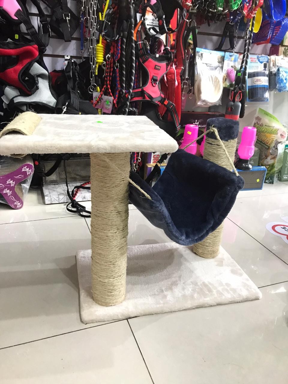Rasgador Para gato con hamaca