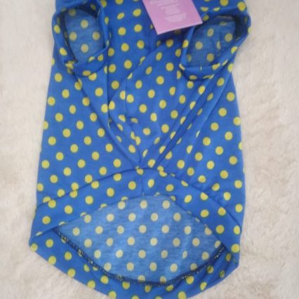 Camiseta azul con bolitas amarrillas talla XL