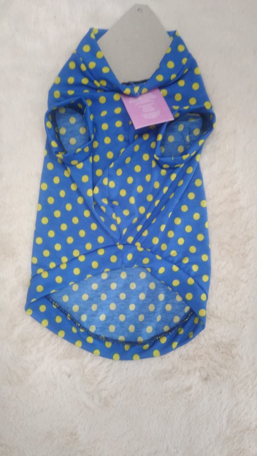Camiseta azul con bolitas amarrillas talla XL