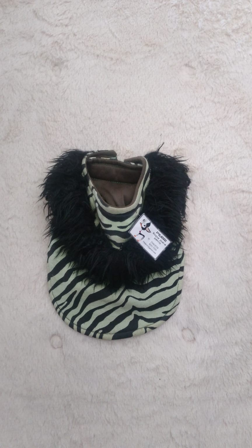 Chaleco color beige con negro talla XS