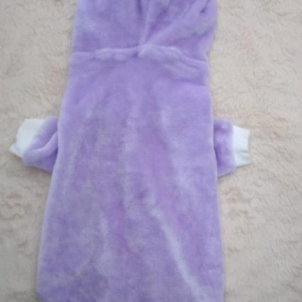 Sueter color morado con Gorro talla L