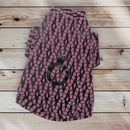 Camiseta con diseño de anillo