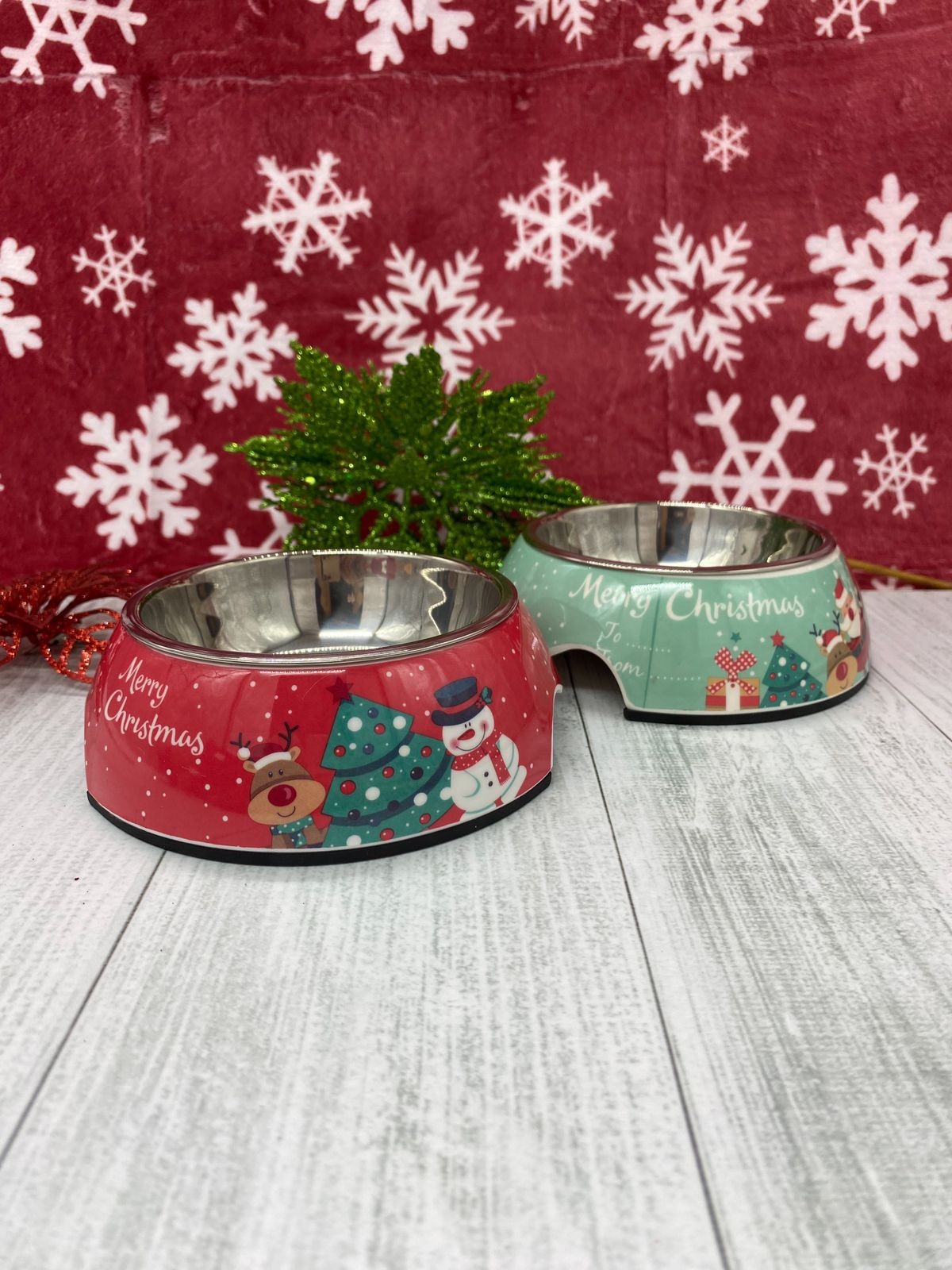 Platos navideños metálicos